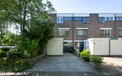 Tussenwoning te koop: Els van Roodenstraat 54, Ellertsveld Haarlem