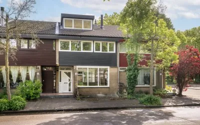 Tussenwoning te koop: Elsa Brändströmstraat 190, Erasmusbuurt Haarlem