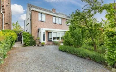 Twee-onder-één-kap te koop: Elsbroekerlaan 7, Leidsestraat Hillegom