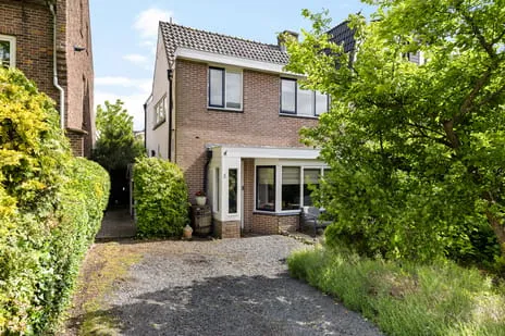 Twee-onder-één-kap te koop: Elsbroekerlaan 7, Leidsestraat Hillegom