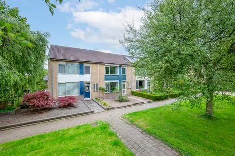 Tussenwoning te koop: Elsje van Houweningepad 2, Sleeuwijk west Sleeuwijk
