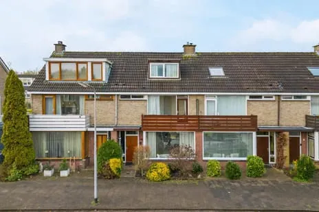Tussenwoning te koop: Elsschotlaan 34, Zijdelwaard Uithoorn