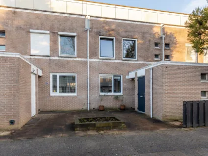 Tussenwoning te koop: Elvis Presleystraat 48, Muziekwijk N.-Zuidwest Almere