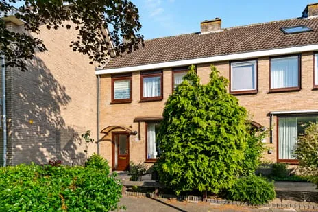 Terraced house for sale: Elzendal 77, Bomendal Maassluis