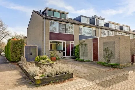 Hoekwoning te koop: Elzendreef 82, Drevenbuurt Vlaardingen