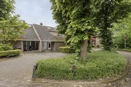 Tussenwoning te koop: Elzengaard 57, Bomen Goirle