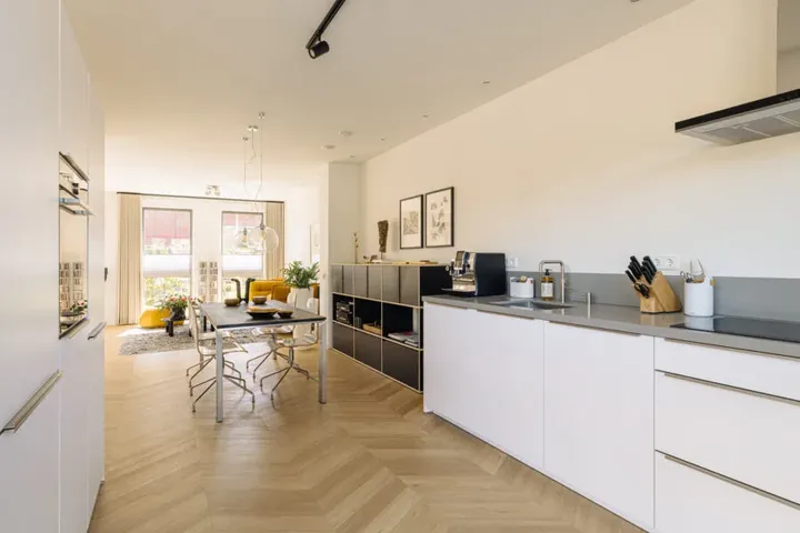 Hoekwoning te koop: Elzenhagensingel 47, Elzenhagen-Noord Amsterdam