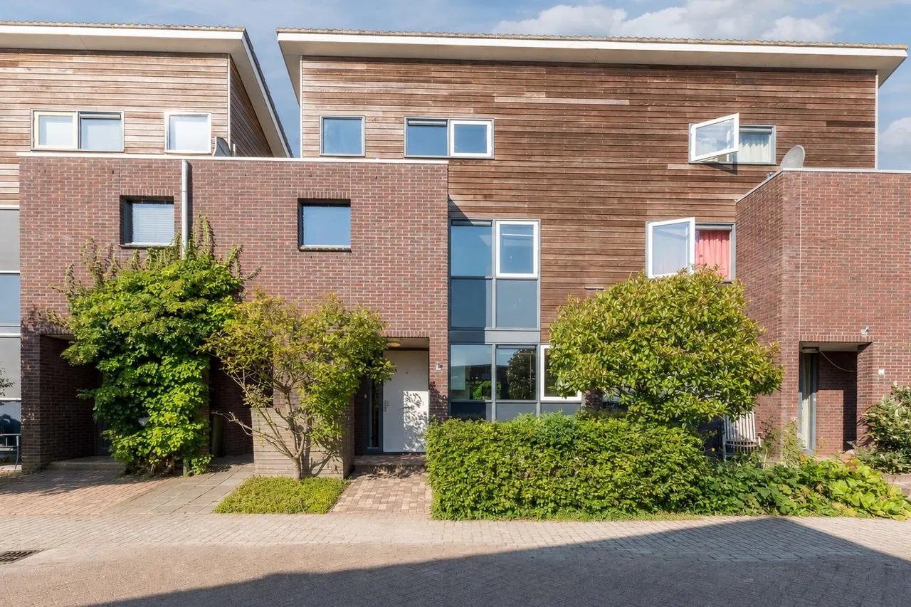 Twee-onder-één-kap te koop: Elzenhof 12, Vinkeveen