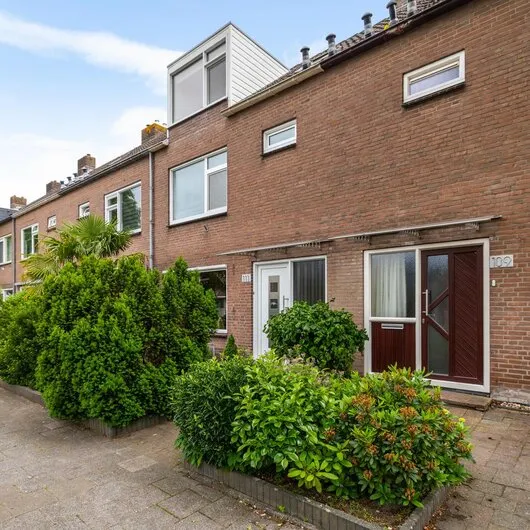 Terraced house for sale: Elzenlaan 111, Selwerd Groningen