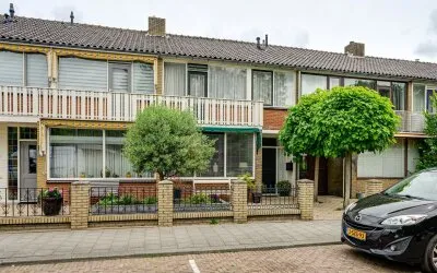 Tussenwoning te koop: Elzenlaan 19, Rozenburg Rozenburg