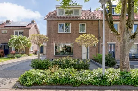 Hoekwoning te koop: Elzenlaan 31, Berkum Zwolle