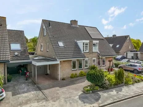 Tussenwoning te koop: Elzenlaan 33, Hoevelaken-Overhorst Hoevelaken