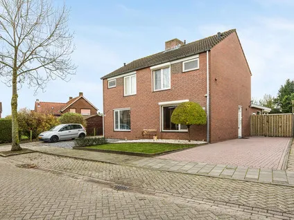 Twee-onder-één-kap te koop: Elzenweg 34, Brachterbeek Maasbracht