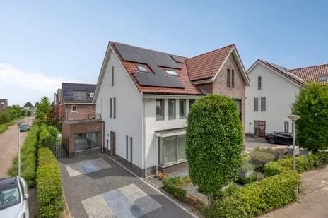 Twee-onder-één-kap te koop: Emeraldpad 50, Broekland Rosmalen