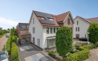 Twee-onder-één-kap te koop: Emeraldpad 50, Rosmalen