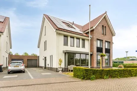 Tussenwoning te koop: Emeraldpad 58, Broekland Rosmalen