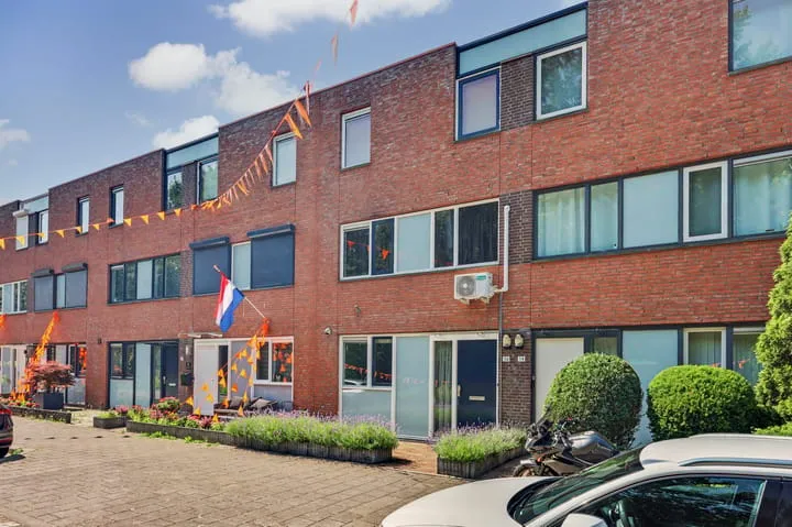 Tussenwoning te koop: Emily Brontësingel 36, Rijkerswoerd-Oost Arnhem
