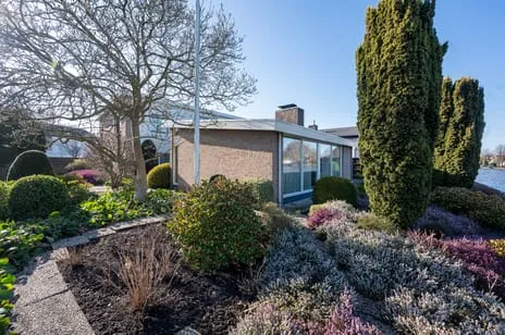 Vrijstaande woning te koop: Emmalaan 134, Emmalaan Alphen Aan Den Rijn