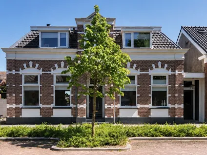 Twee-onder-één-kap te koop: Emmalaan 14, Emmalaan Alphen Aan Den Rijn