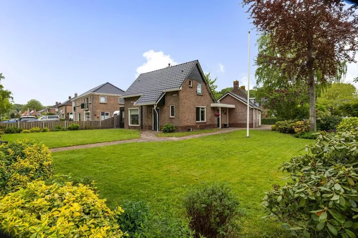 Detached house for sale: Emmalaan 22, Zuidlaren Zuidlaren