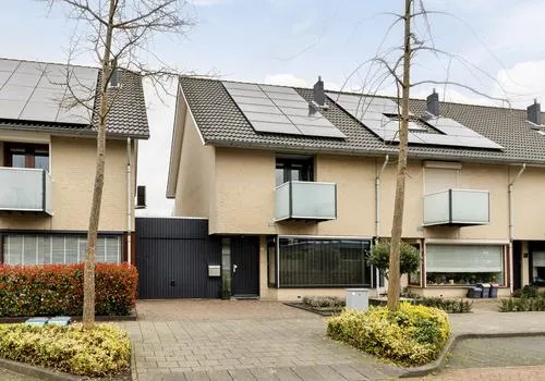 Tussenwoning te koop: Emmalaan 28, Schijndel