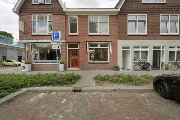 Tussenwoning te koop: Emmalaan 3, Emmalaan Alphen Aan Den Rijn