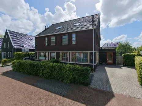 Twee-onder-één-kap te koop: Emmalaan 30, Zuidhorn Zuidhorn