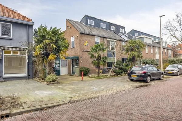 Tussenwoning te koop: Emmalaan 35A, Emmalaan Alphen Aan Den Rijn