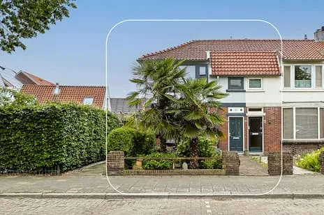 Corner house for sale: Emmalaan 47, Emmalaan Alphen Aan Den Rijn