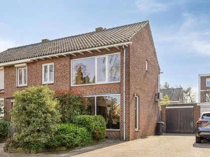 Hoekwoning te koop: Emmalaan 57, Oranjebuurt II Oss