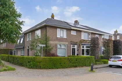 Hoekwoning te koop: Emmalaan 60, De Pol Veenendaal