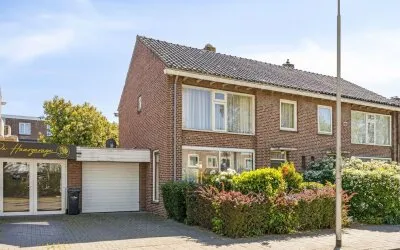 Twee-onder-één-kap te koop: Emmalaan 67, Oranjebuurt II Oss