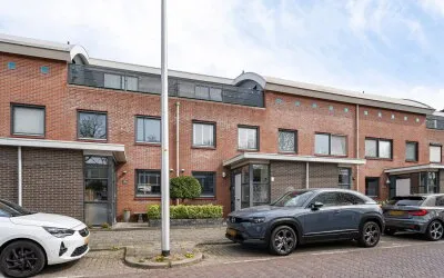 Tussenwoning te koop: Emmalaan 68A, Emmalaan Alphen Aan Den Rijn