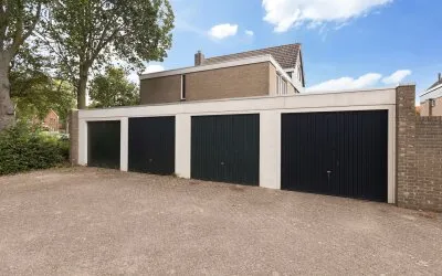 Tussenwoning te koop: Emmaplein 11, Rozenburg Rozenburg