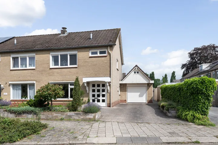 Corner house for sale: Emmasingel 72, Noord-West Groenlo