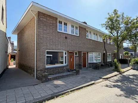 Twee-onder-één-kap te koop: Emmastraat 1, Coevorden-Centrum Coevorden