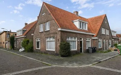 Hoekwoning te koop: Emmastraat 1, Voorburg
