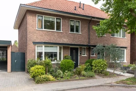 Twee-onder-één-kap te koop: Emmastraat 1, Winterswijk-Noordwest Winterswijk