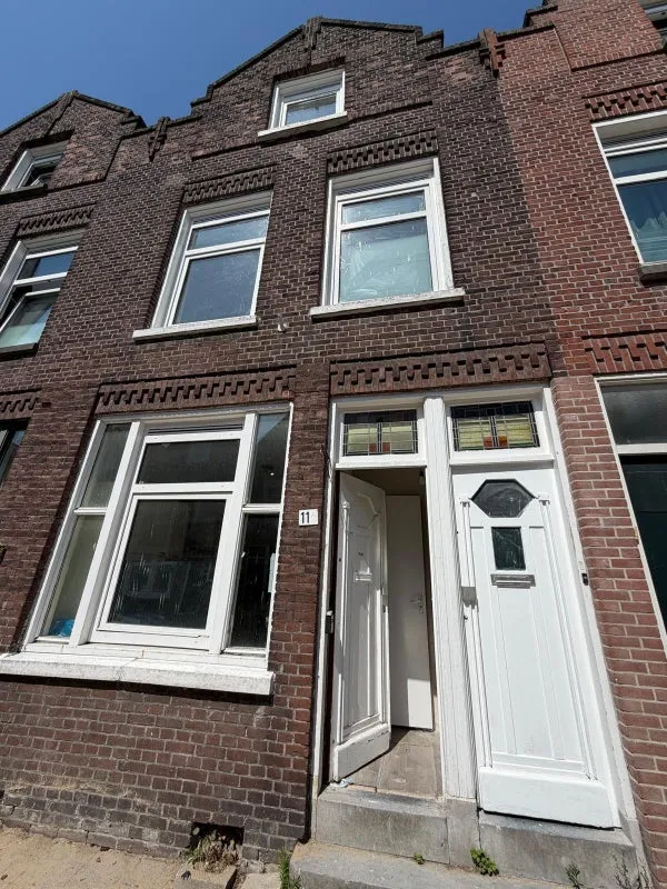 Appartement te huur: Emmastraat 11A, Overschie Rotterdam