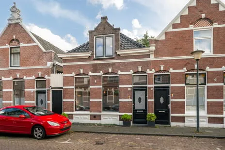 Twee-onder-één-kap te koop: Emmastraat 16, Oostbuurt Vlaardingen