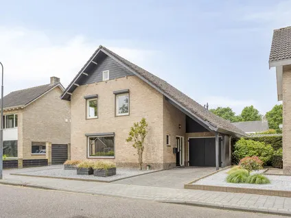 Twee-onder-één-kap te koop: Emmastraat 19, Dorp Noord Baarle-Nassau