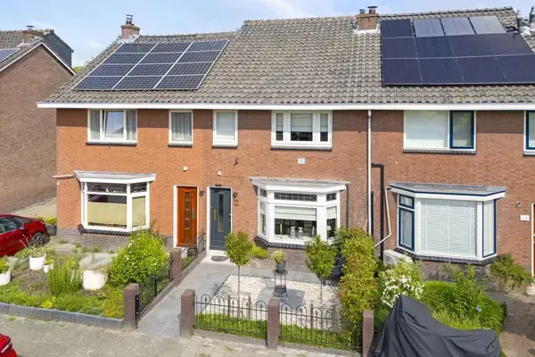 Tussenwoning te koop: Emmastraat 20, Oranjewijk 1 Barendrecht