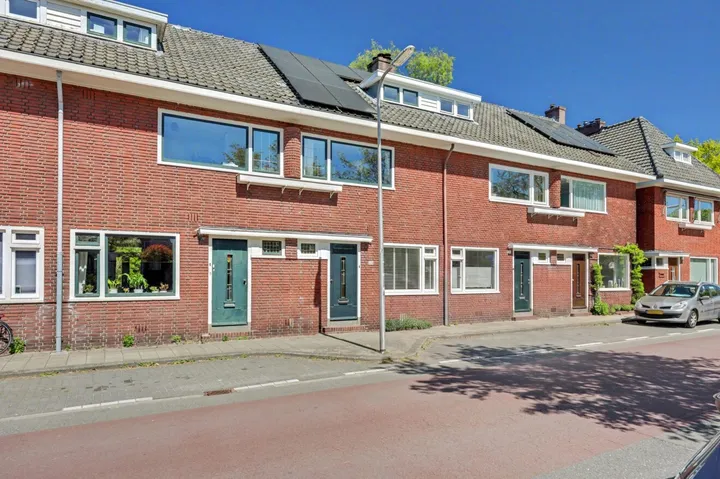 Tussenwoning te koop: Emmastraat 228, Horstlanden-Stadsweide Enschede