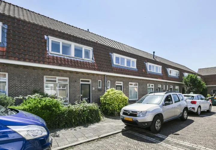 Tussenwoning te koop: Emmastraat 28, Voorburg