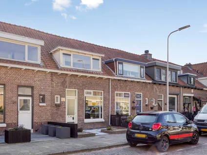 Tussenwoning te koop: Emmastraat 29, Juliandorp Zwijndrecht