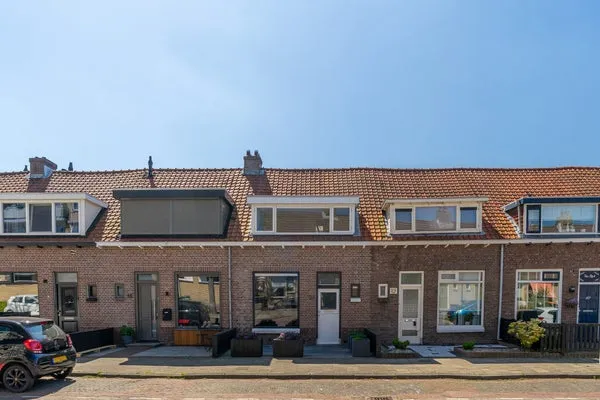Tussenwoning te koop: Emmastraat 31, Juliandorp Zwijndrecht