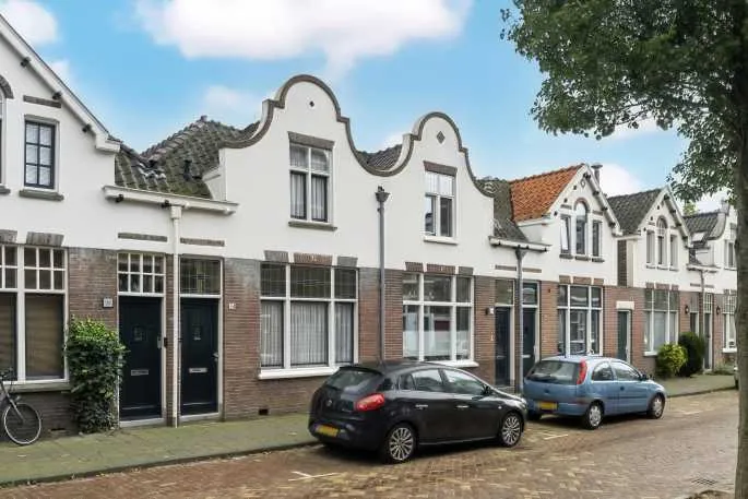 Tussenwoning te koop: Emmastraat 34, Vlaardingen