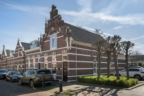 Twee-onder-één-kap te koop: Emmastraat 6, Oostbuurt Vlaardingen