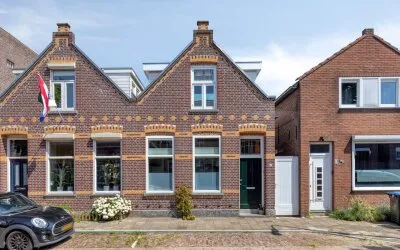 Twee-onder-één-kap te koop: Emmastraat 92, Centrum-Oud Roosendaal