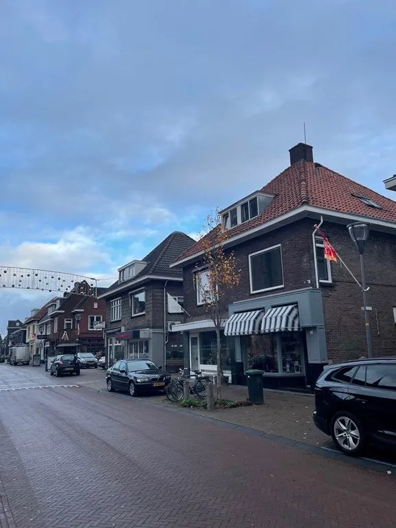 Kamer te huur: Emmastraat, Velp-Noord boven spoorlijn Velp